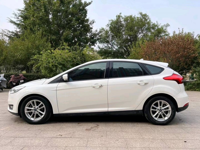 邢台17年福特福克斯4