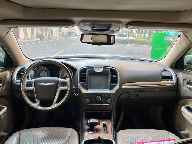徐州13年克莱斯勒300C4