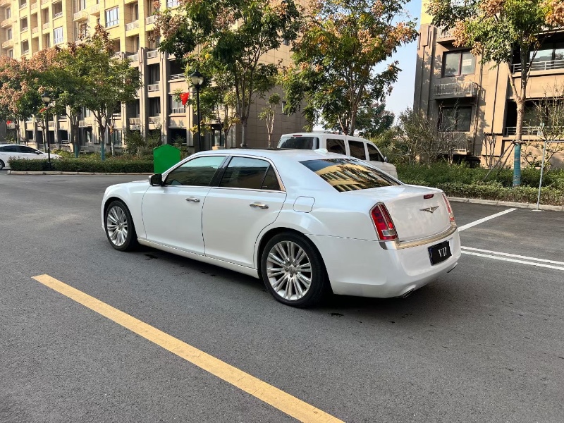 徐州13年克莱斯勒300C7