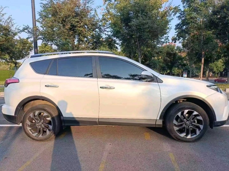 嘉兴19年丰田RAV4荣放3