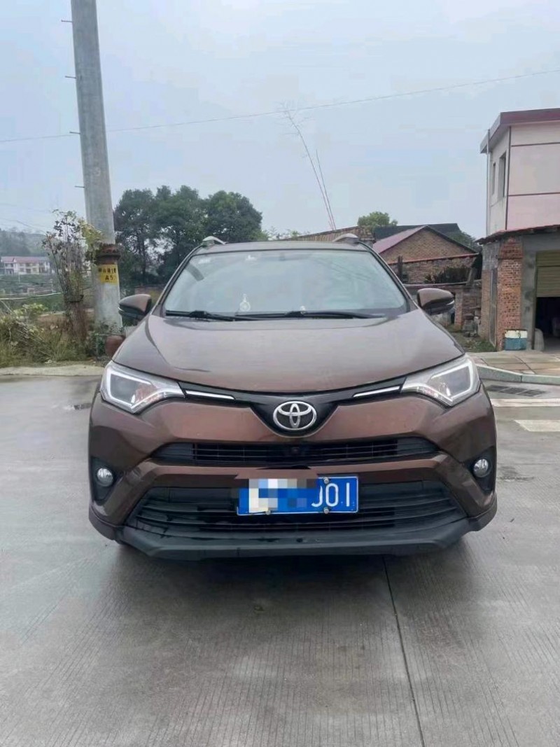 枣庄17年丰田RAV41
