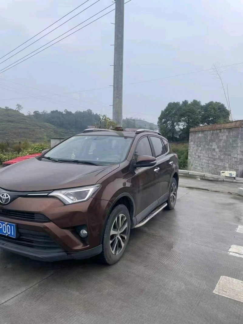 枣庄17年丰田RAV42
