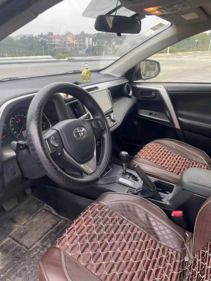 枣庄17年丰田RAV44
