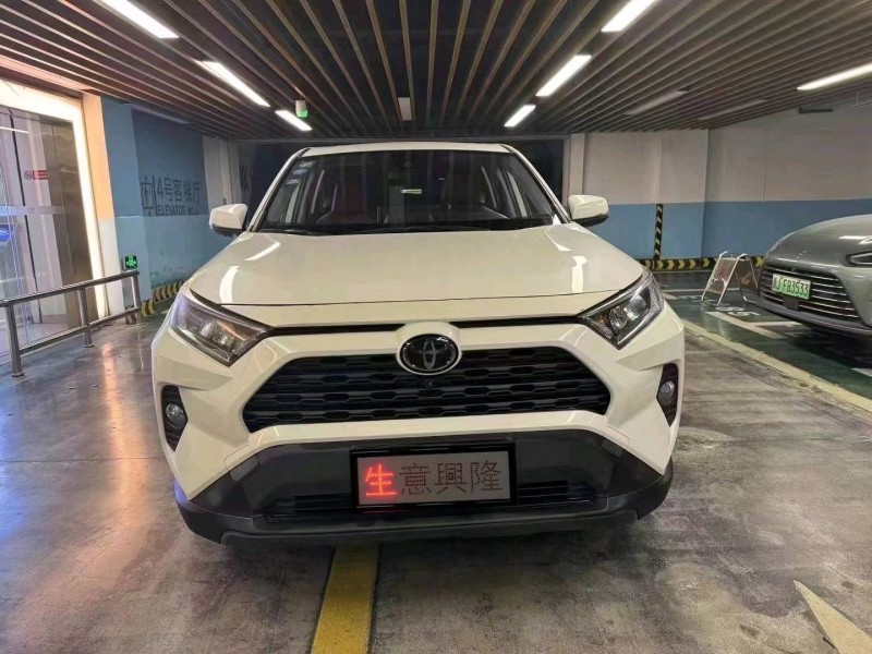 珠海20年丰田RAV4荣放1