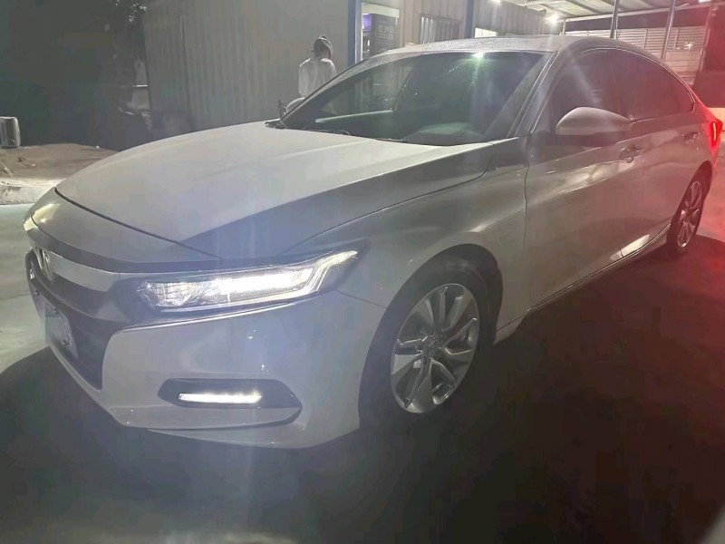 珠海19年本田雅阁2