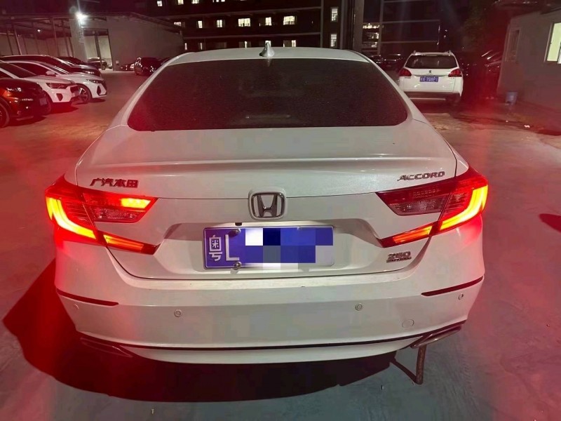 珠海19年本田雅阁8