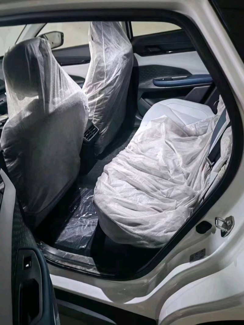 重庆23年长安汽车UNI-V5