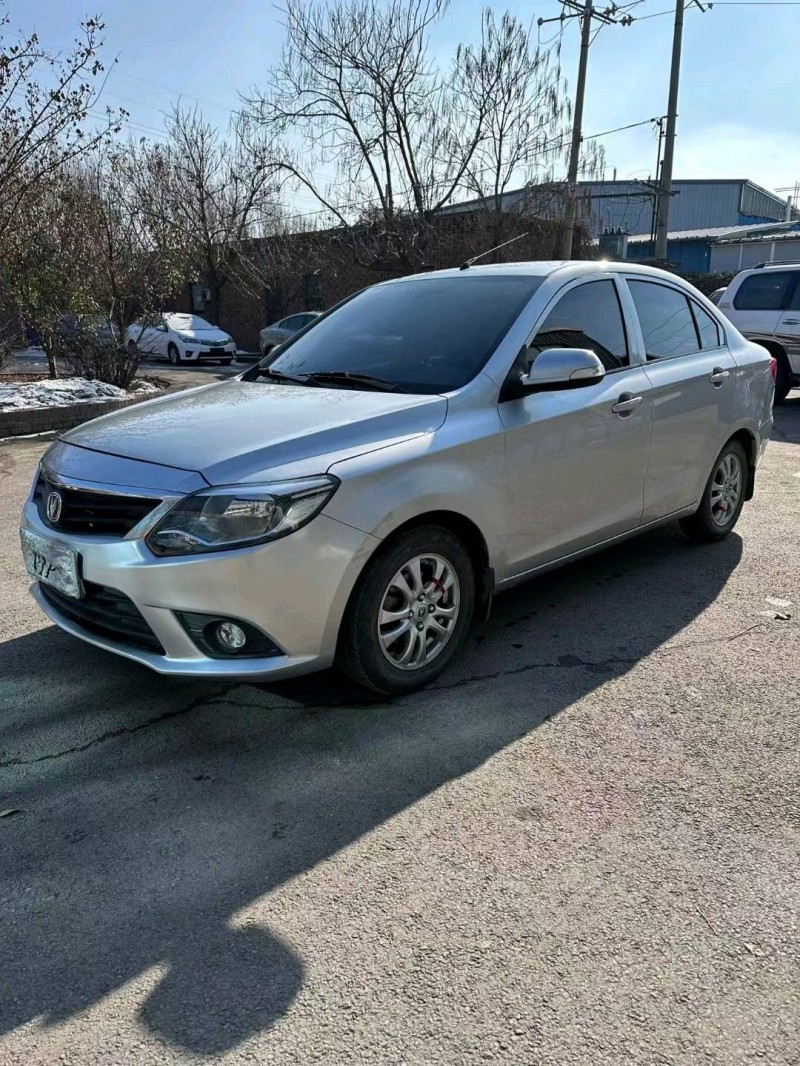 沈阳17年长安汽车悦翔2