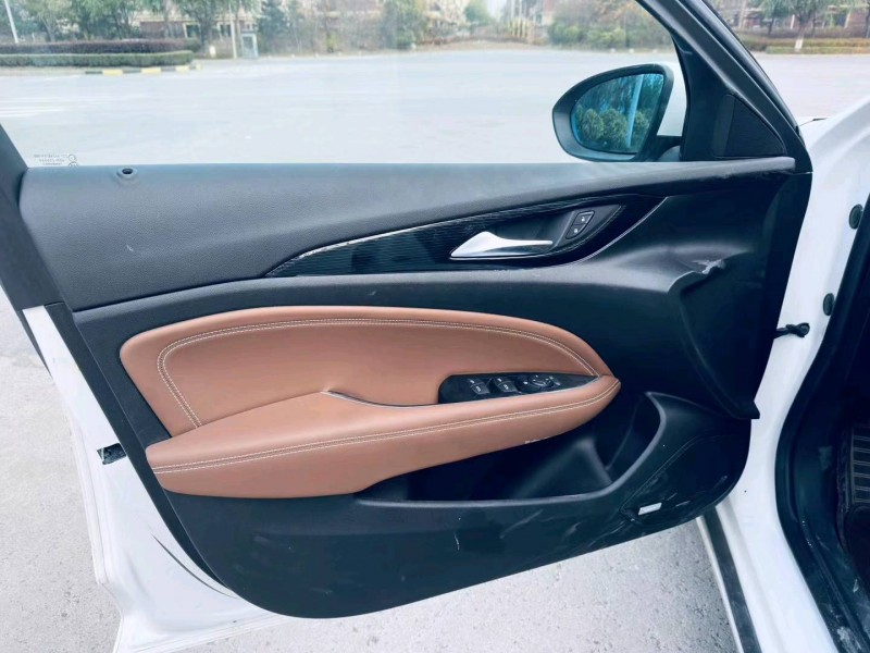 沈阳19年别克君威3