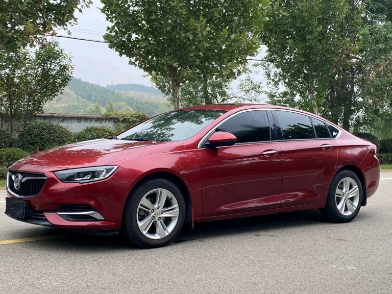 徐州17年别克君威2