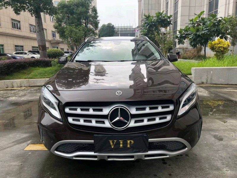 东莞17年奔驰GLA1