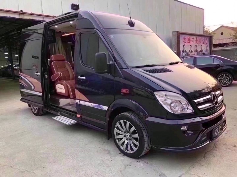 济宁14年奔驰斯宾特2