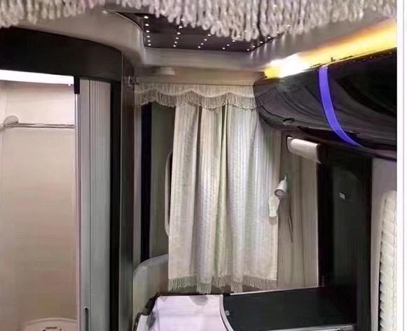 济宁14年奔驰斯宾特5