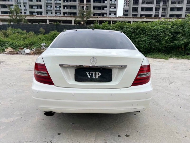 济宁13年奔驰C7
