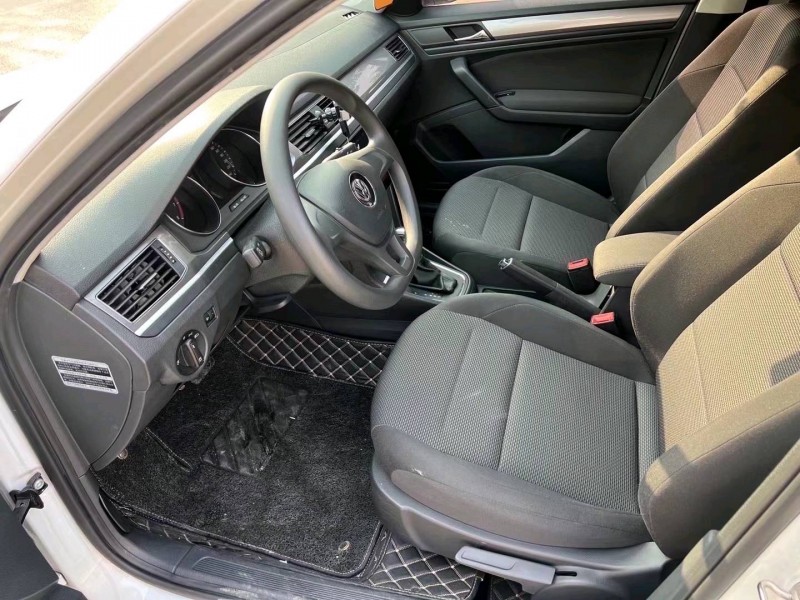 济宁17年大众宝来4