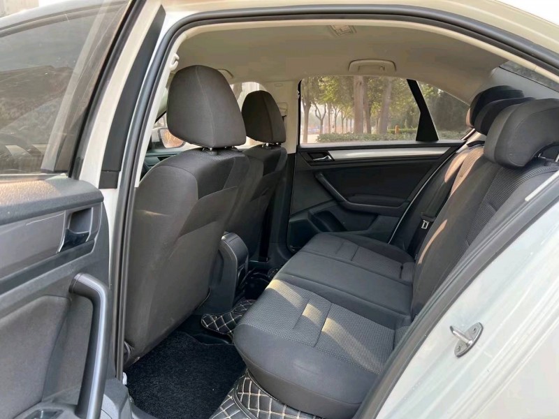 济宁17年大众宝来6