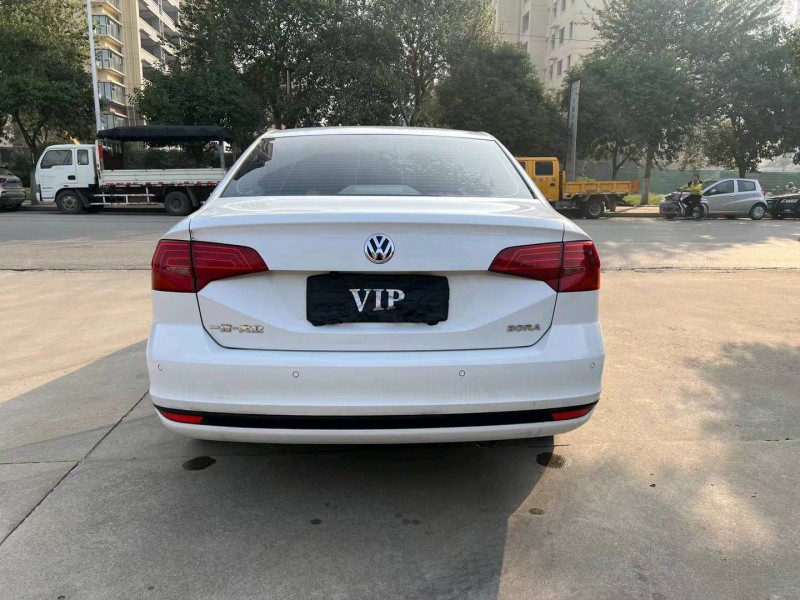 济宁17年大众宝来9