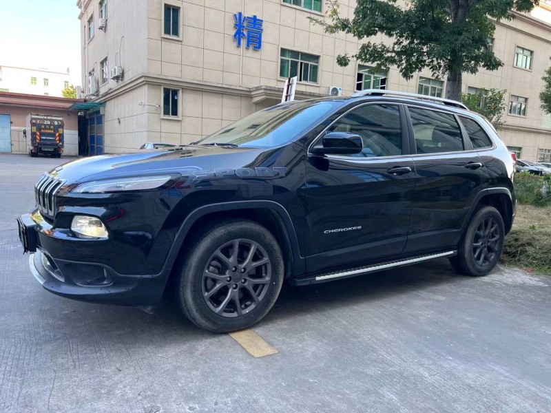 东莞21年Jeep自由光2