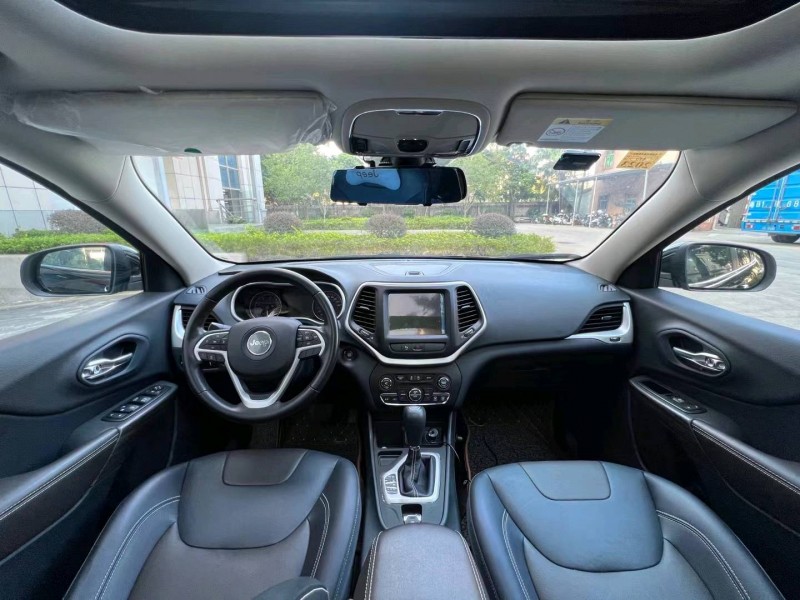 东莞21年Jeep自由光5