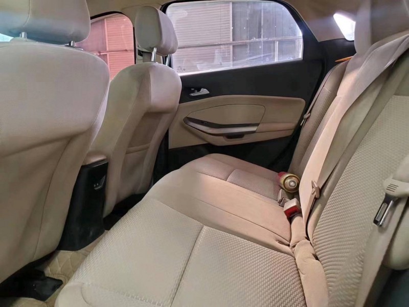 济宁17年福特福睿斯5