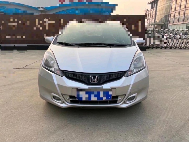 济宁14年本田飞度1