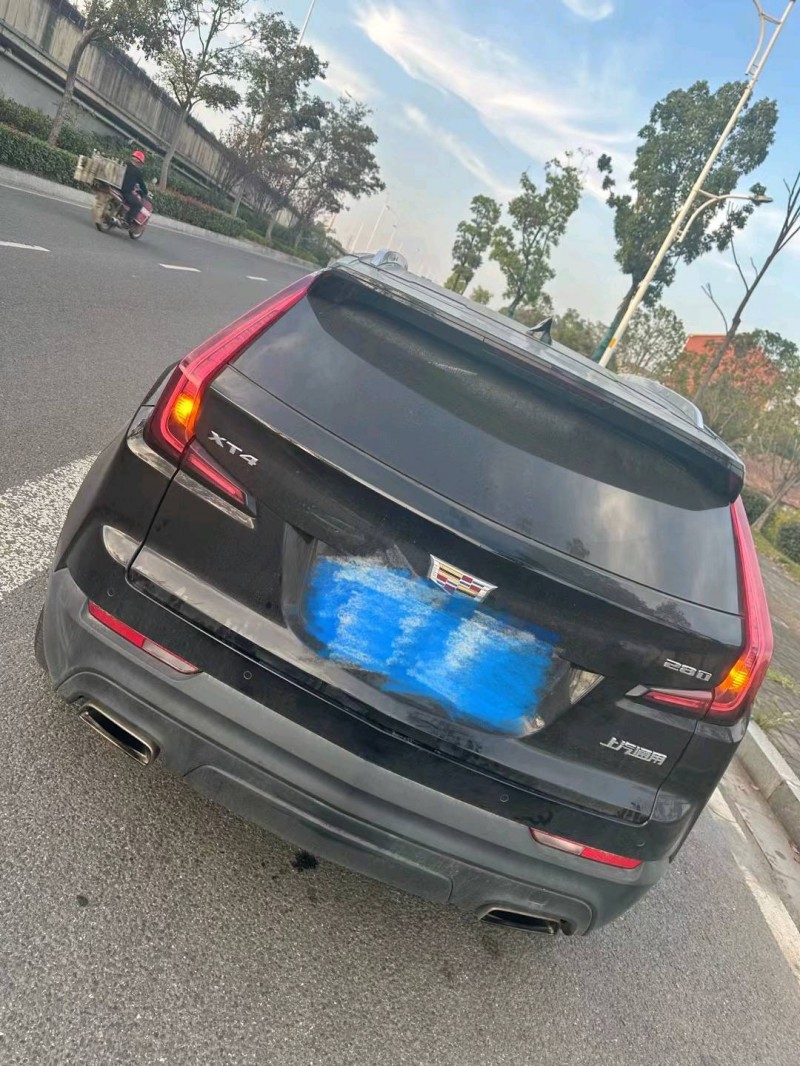 咸寧21年凱迪拉克XT45