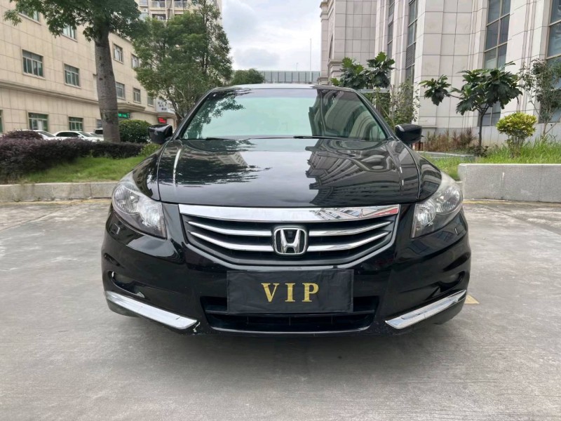 东莞12年本田雅阁1