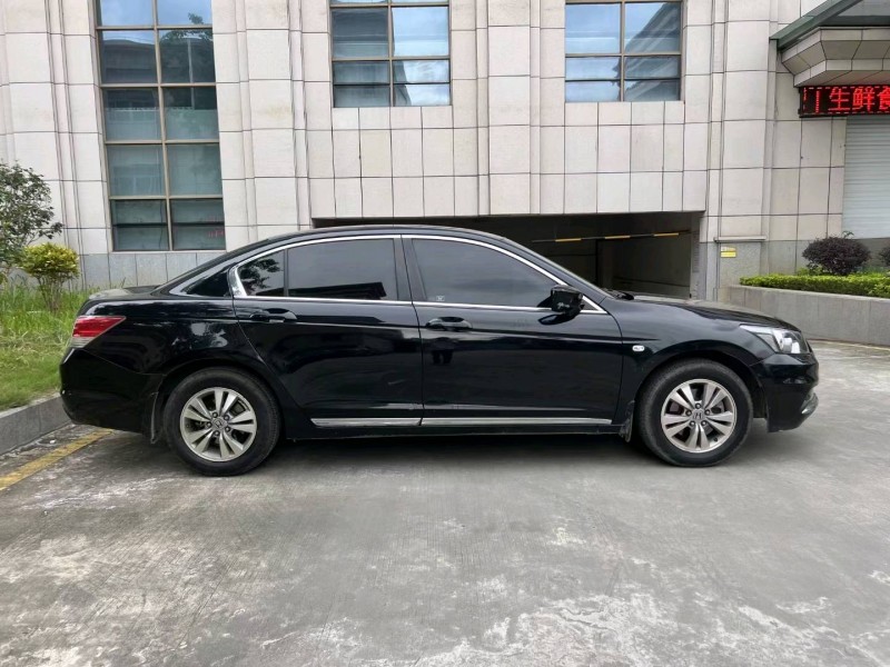 东莞12年本田雅阁5