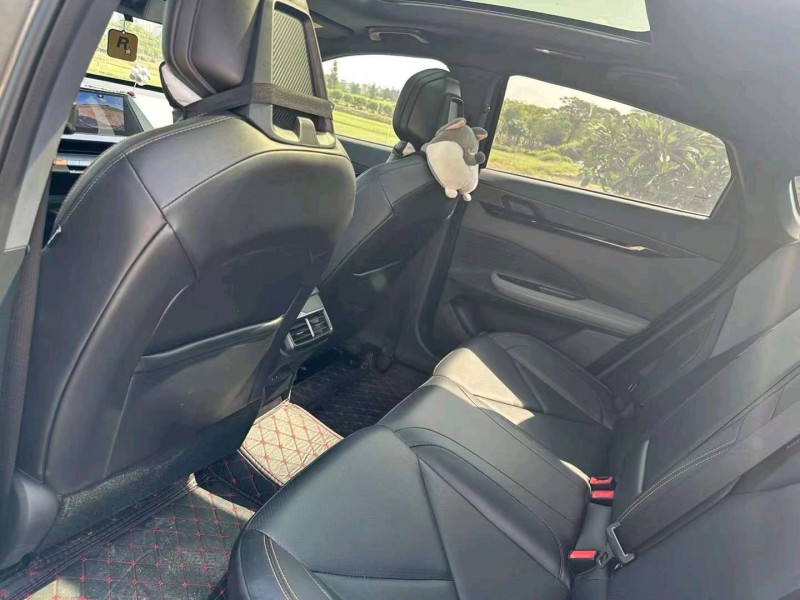 汕头22年长安汽车UNI-V8