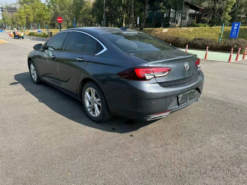 嘉兴22年别克君威3