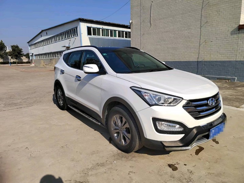 济宁16年现代全新胜达5