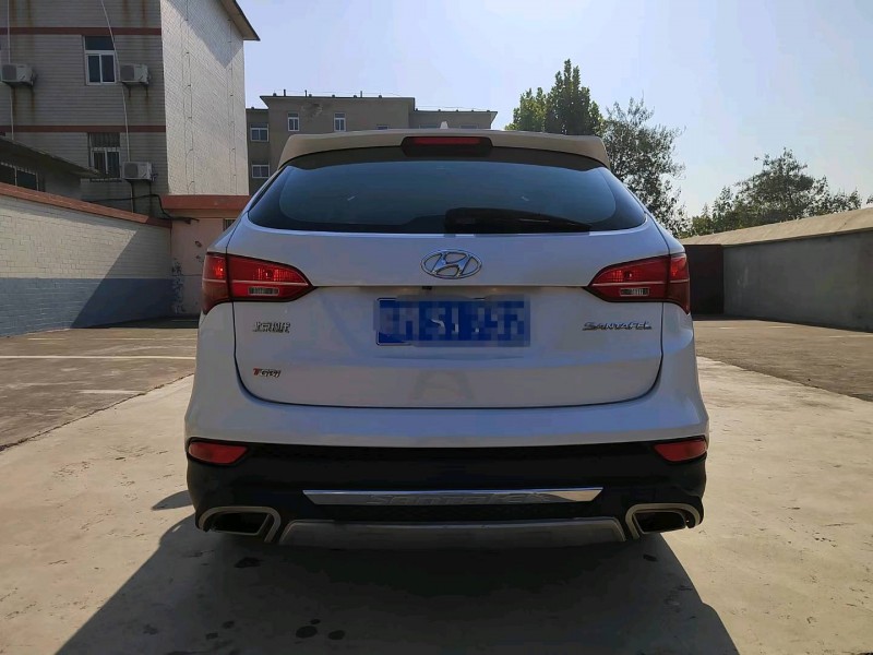 济宁16年现代全新胜达6