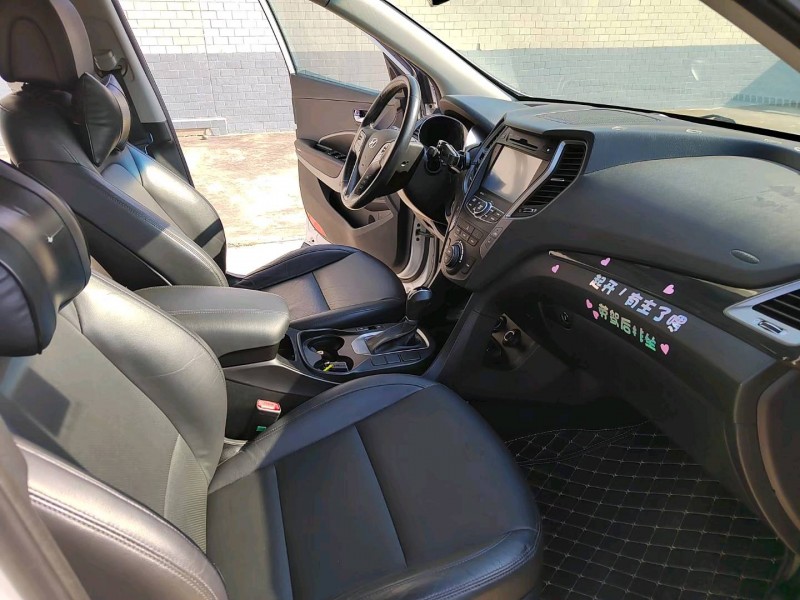 济宁16年现代全新胜达8