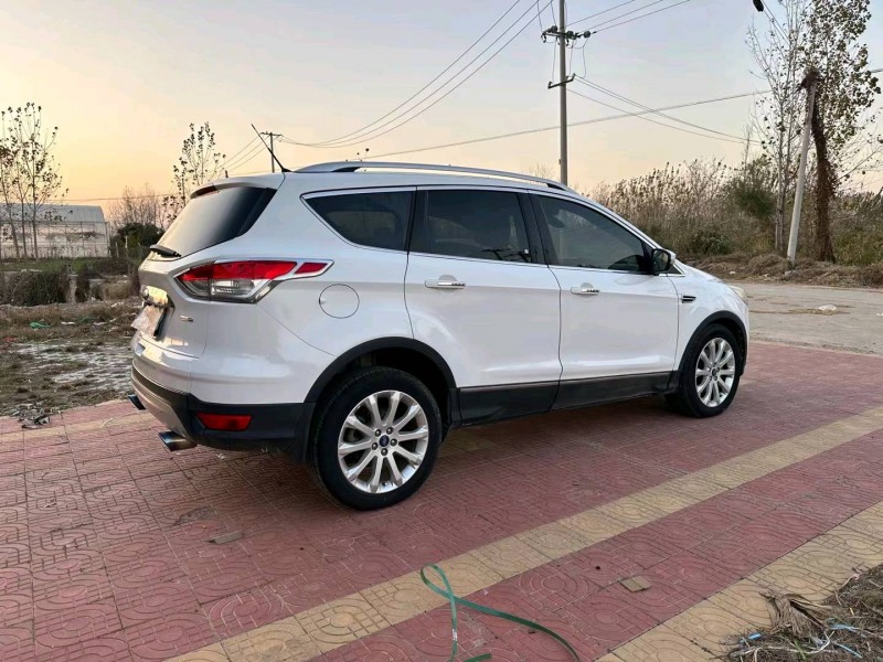 徐州13年福特翼虎8