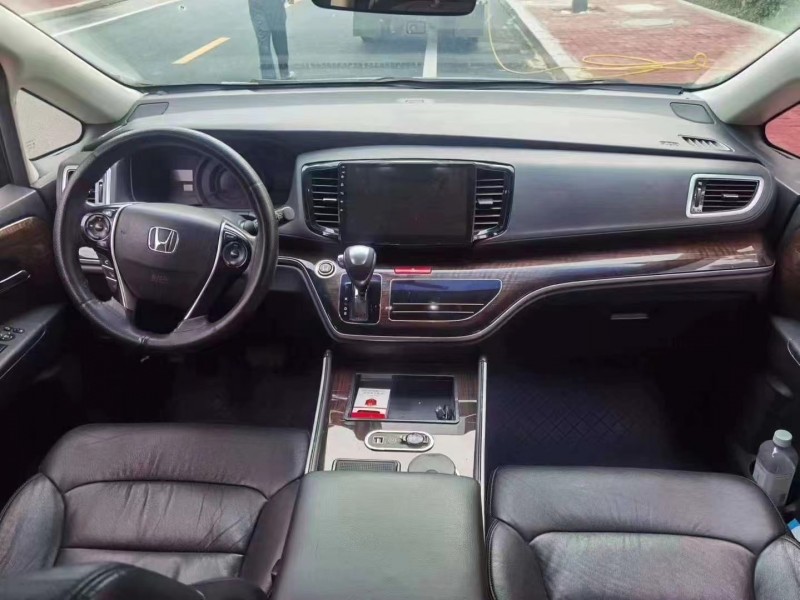 济宁17年本田奥德赛6