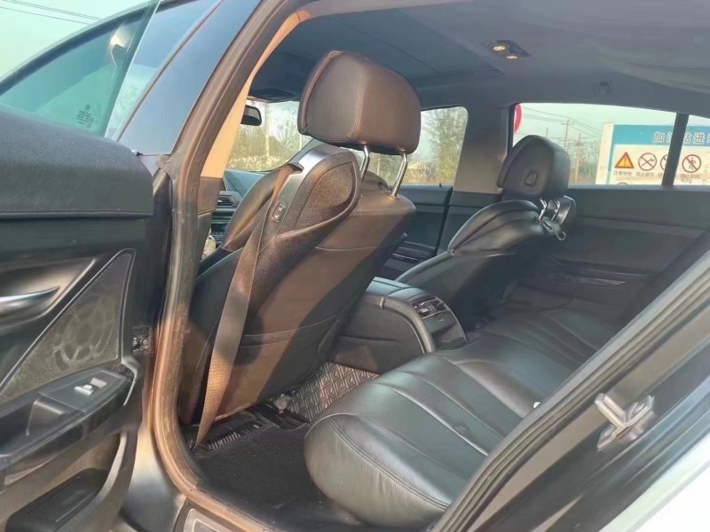 济宁13年宝马6系6