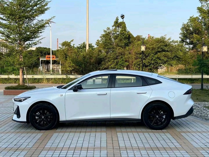 汕头23年长安汽车UNI-V3