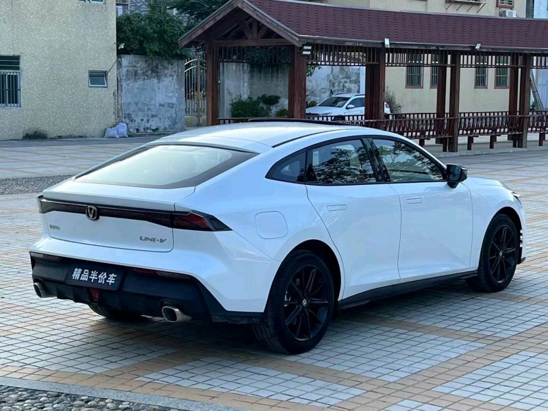 汕头23年长安汽车UNI-V5