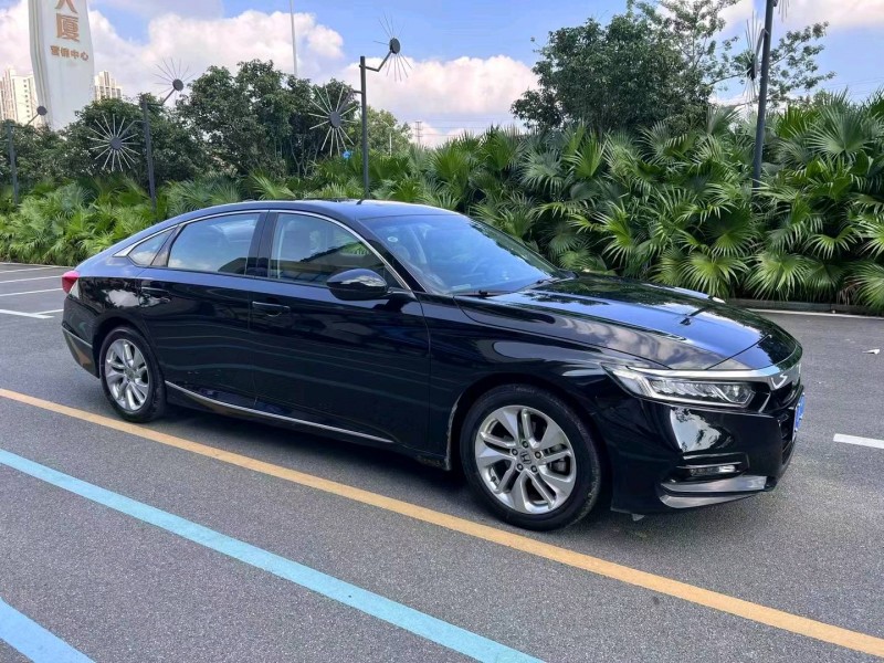 深圳21年本田雅阁2