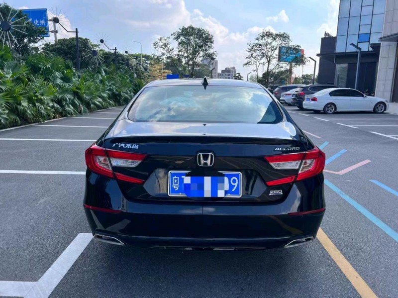 深圳21年本田雅阁9