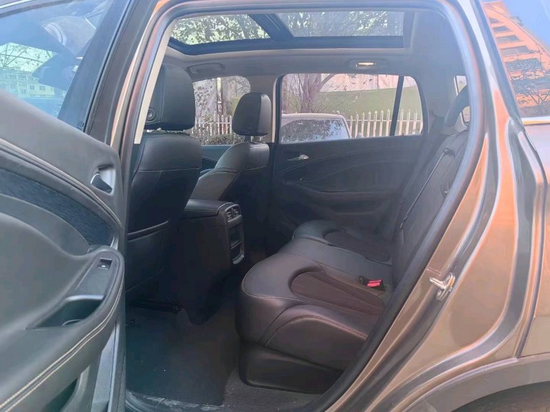 青岛17年别克昂科威4