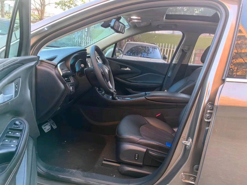 青岛17年别克昂科威6