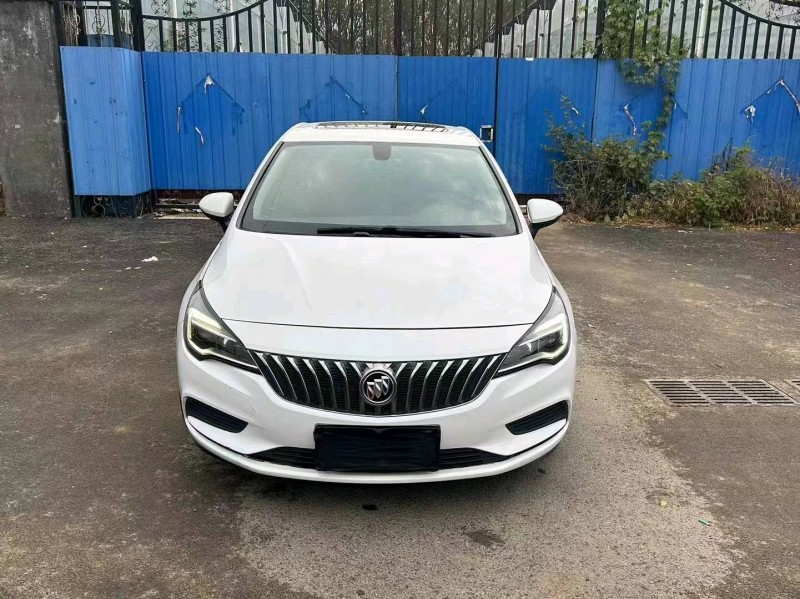 青岛17年别克威朗1