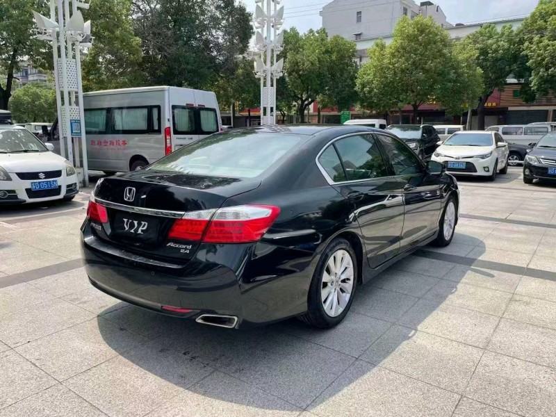 苏州15年本田雅阁6