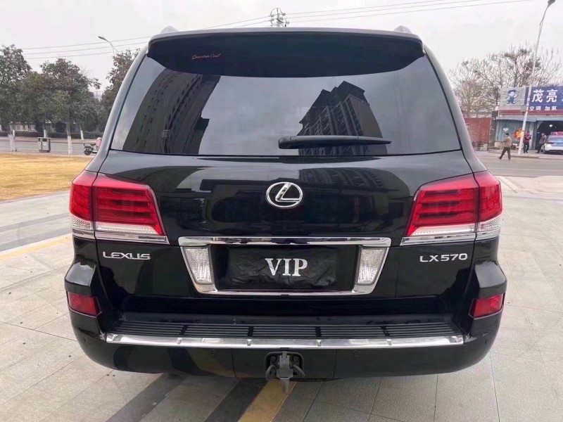 济宁15年雷克萨斯LX9