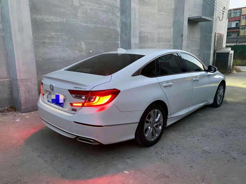 嘉兴21年本田雅阁9