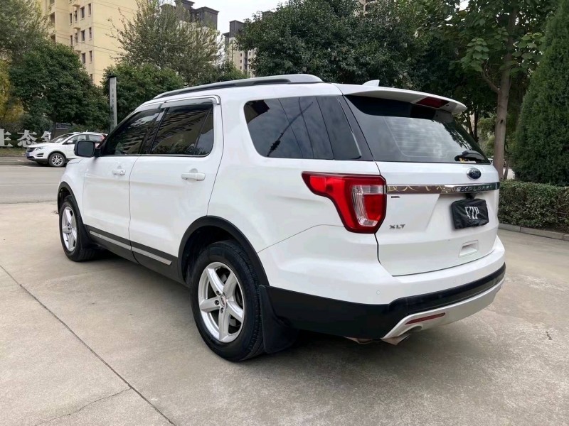济宁16年福特探险者8