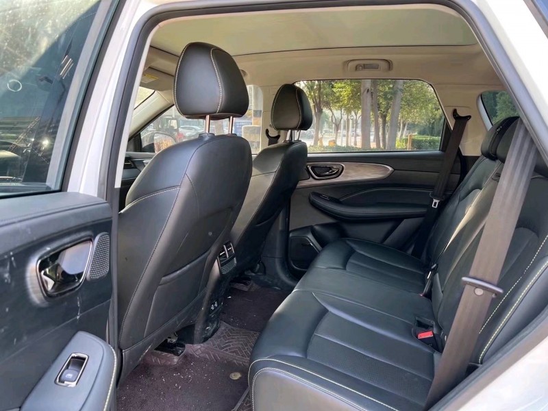 济宁22年荣威RX56