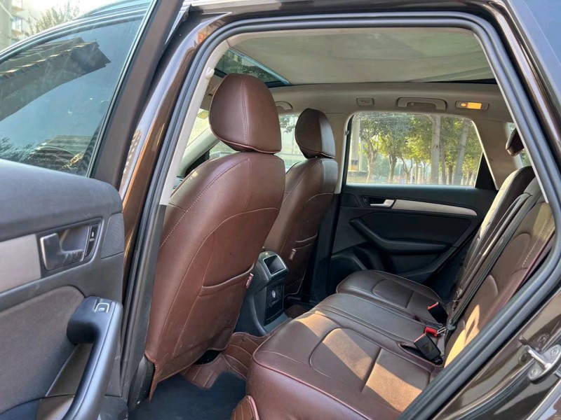 济宁15年奥迪Q56