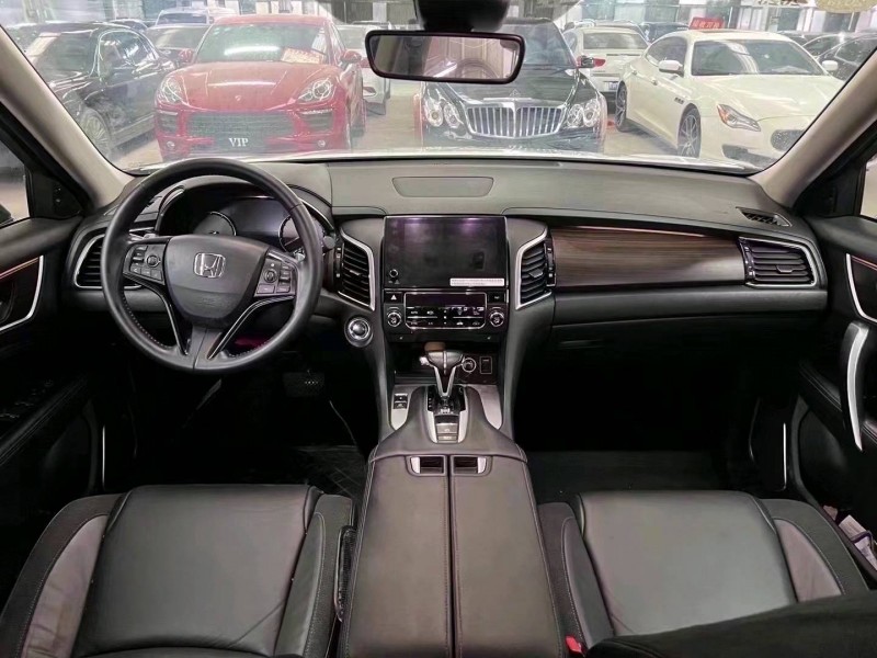 济宁18年本田冠道4